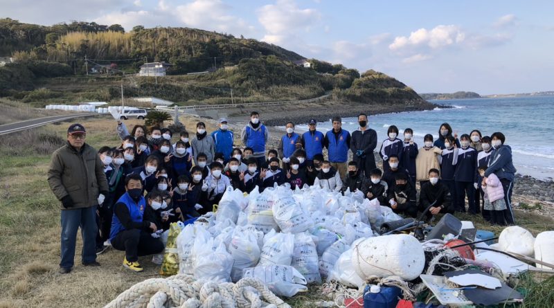 壱岐高校インターアクト&壱岐高校陸上部で海岸清掃を行いました