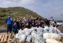 壱岐高校インターアクトでは2700地区国内研修に参加して海岸清掃を行いました